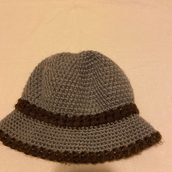 Angela and William Vintage Hat - Picture 5 of 5